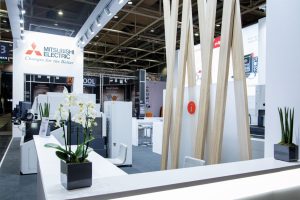 Mitsubishi_Electric_EMO_2017_9